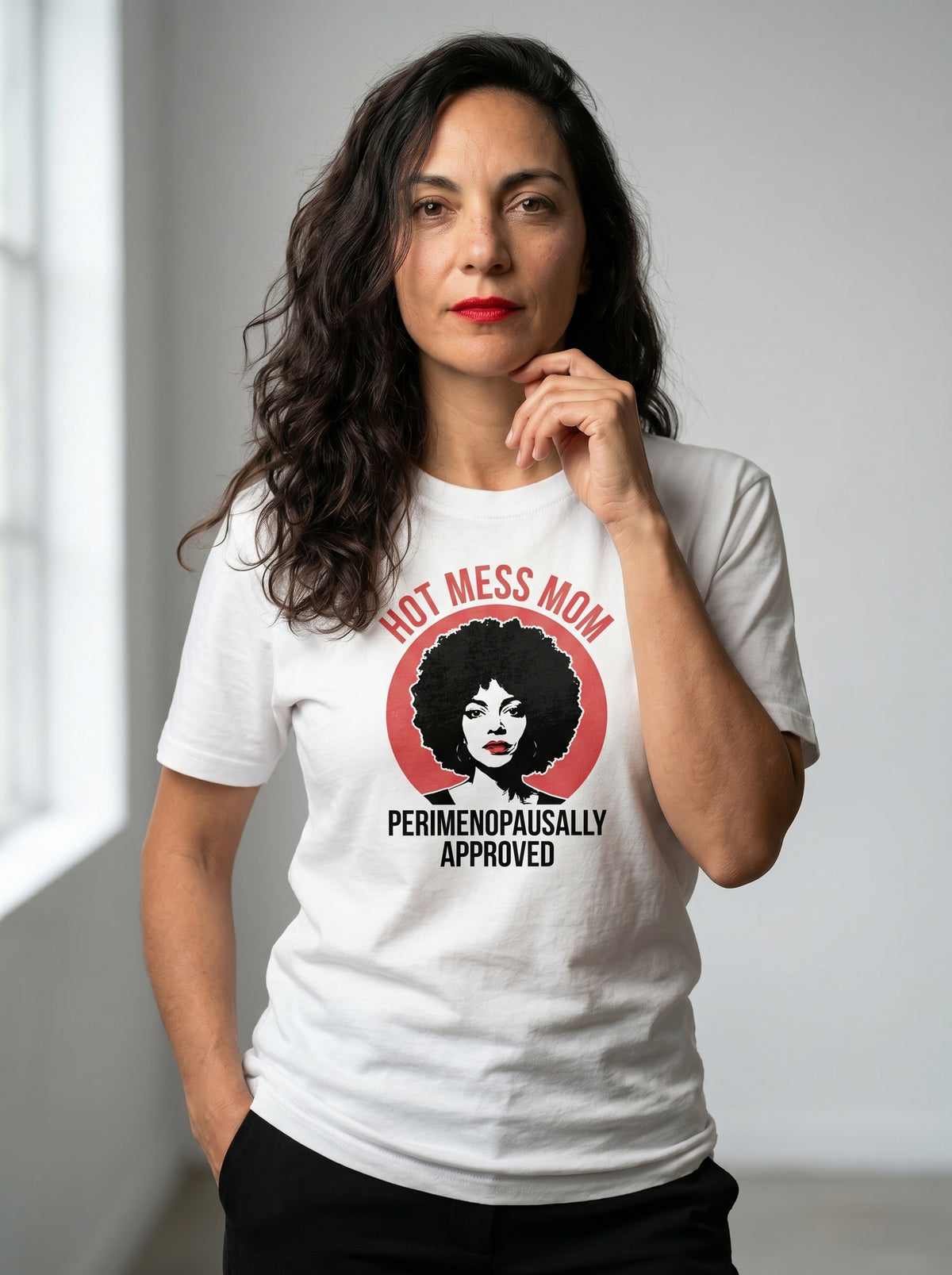 Hot Mess Mom v2 - Grafik-T-Shirt